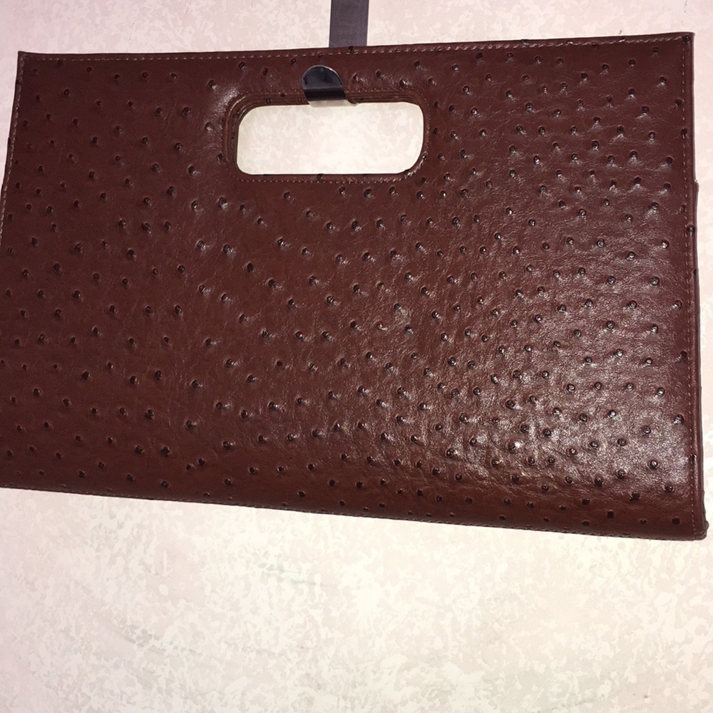Clutch - Picture 2 of 5